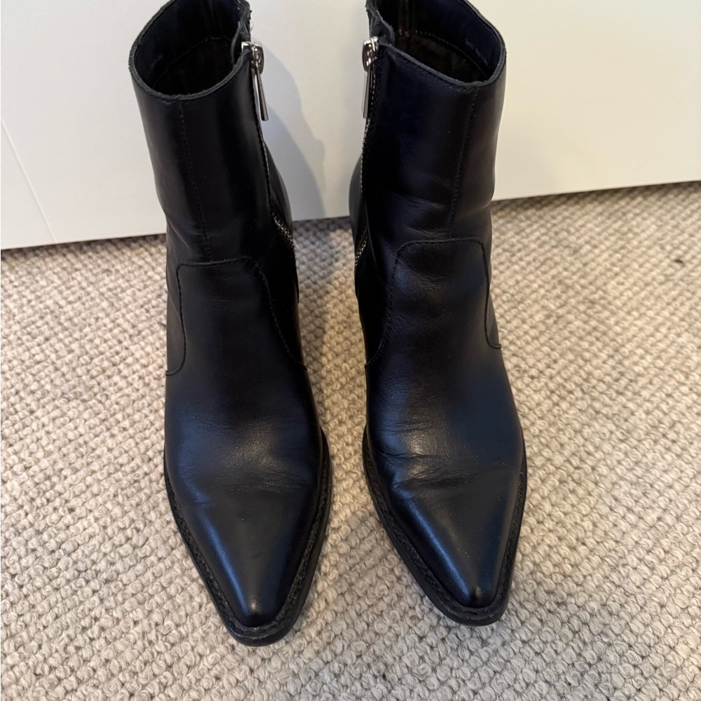 Dolce Vita Vikki Pointed Toe Leather Ankle Boots